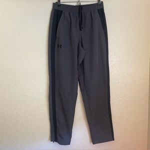 Men’s Size medium Under Armour Heat Gear Vital Warm Up Track Pants side zippers